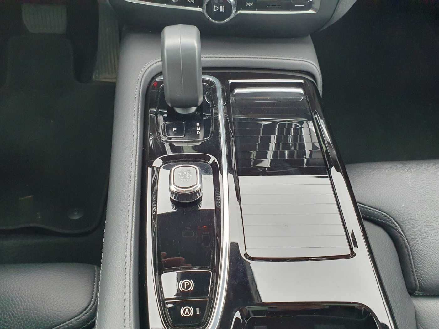 Volvo  T8 Twin Engine AWD Ultimate Dark Plug-In SHD