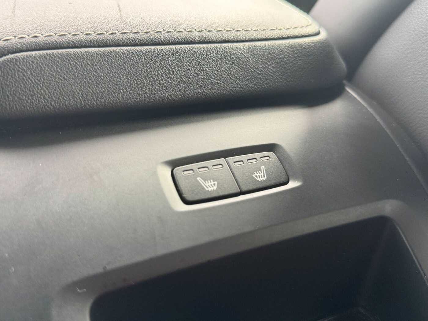 Volvo  B4 AWD Plus Dark Keyless-Start/Autom. /Klima