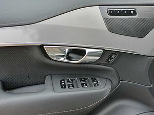 Volvo  Recharge T8 AWD Plus Dark