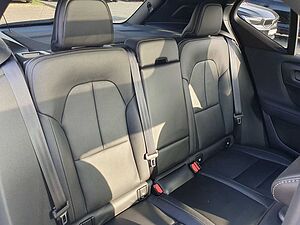 Volvo  P8 Twin Pure Electric AWD R-Design Recharge