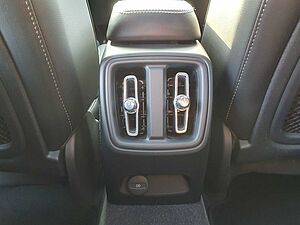 Volvo  P8 Twin Pure Electric AWD R-Design Recharge
