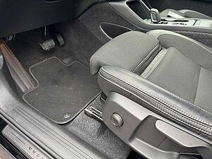 Volvo  D3 2WD Momentum Pro Navi/KeylessStart/Klima