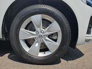 Volvo  B4 Momentum Pro Keyless-Start/Autom. /Klima