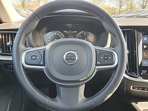 Volvo  B4 Autom. Diesel Momentum Pro AHK|PANO|