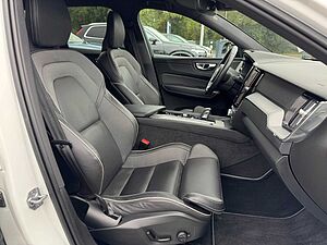Volvo  B5 AWD R-Design Navi/Keyless-Start/Autom/BC