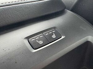 Volvo  B5 AWD R-Design Navi/Keyless-Start/Autom/BC