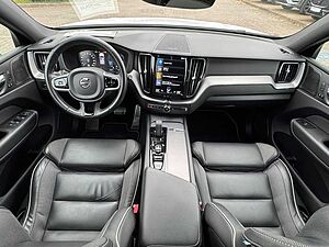 Volvo  B5 AWD R-Design Navi/Keyless-Start/Autom/BC