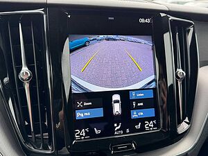 Volvo  B5 AWD R-Design Navi/Keyless-Start/Autom/BC