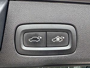 Volvo  B5 AWD R-Design Navi/Keyless-Start/Autom/BC