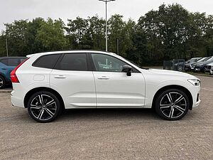 Volvo  B5 AWD R-Design Navi/Keyless-Start/Autom/BC