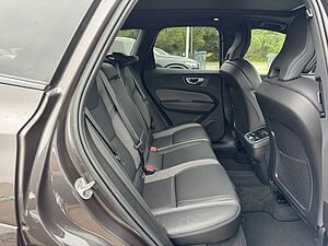 Volvo  B4 Autom. AWD Ultimate Dark PANO|AHK|