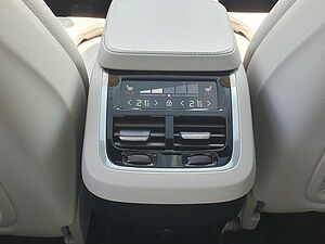 Volvo  B5 AWD Ultimate Bright |PANO|LED|AHK|360°