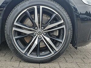 Volvo  Recharge T8 Plus Dark LONG RANGE PANO|