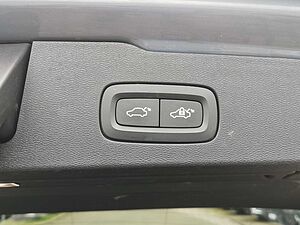 Volvo  Recharge T6 Plus Dark