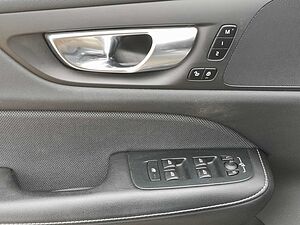 Volvo  Recharge T6 Plus Dark