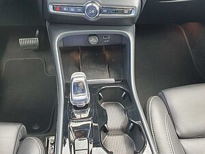 Volvo  T5 Recharge Ultimate Dark Navi/SHD/Autom.