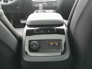Volvo  Recharge T8 Plus Dark PANO|AHK|