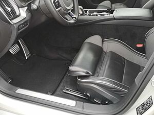 Volvo  Recharge T8 Plus Dark PANO|AHK|