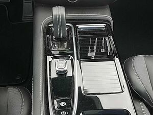 Volvo  Recharge T8 Plus Dark PANO|AHK|