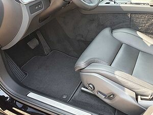 Volvo  Recharge T6 Ultra BlackEdition LUFT|AHK|B&W