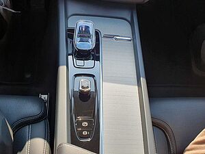 Volvo  Recharge T6 Ultra BlackEdition LUFT|AHK|B&W