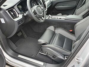 Volvo  B4 Plus Dark Keyless-Start/Autom. /Klima/LED
