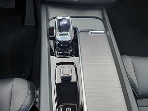 Volvo  B4 Plus Dark Keyless-Start/Autom. /Klima/LED