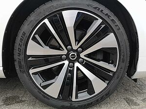 Volvo  B4 (Diesel) Autom. Core AHK|LICHT|19'|LED|
