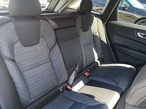 Volvo  B4 Core Keyless-Start/Autom. /Klima/LED/BC