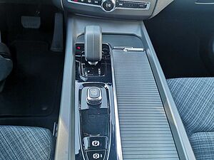 Volvo  B4 Core Keyless-Start/Autom. /Klima/LED/BC