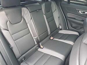 Volvo T6 Recharge Plus Dark PANO|