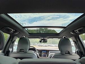 Volvo  T6 Twin Engine AWD Plus Dark Plug-In SHD/LED