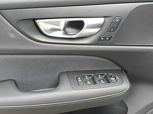 Volvo  T6 Twin Engine AWD Plus Dark Plug-In SHD/LED