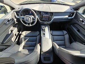 Volvo  B4 AWD Plus Dark Keyless-Start/Autom. /Klima