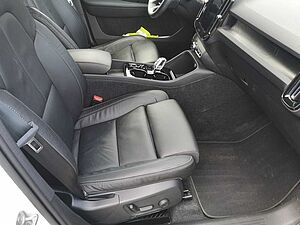Volvo  T4 Plus Bright Plug-In Navi/Keyless-Start
