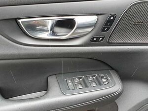 Volvo  T8 Twin Engine AWD Ultimate Dark Plug-In SHD