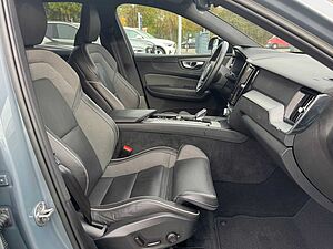 Volvo  B4 AWD Plus Dark Keyless-Start/Autom. /Klima