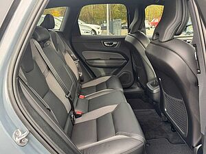 Volvo  B4 AWD Plus Dark Keyless-Start/Autom. /Klima