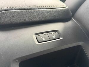 Volvo  B4 AWD Plus Dark Keyless-Start/Autom. /Klima