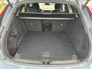 Volvo  B4 AWD Plus Dark Keyless-Start/Autom. /Klima