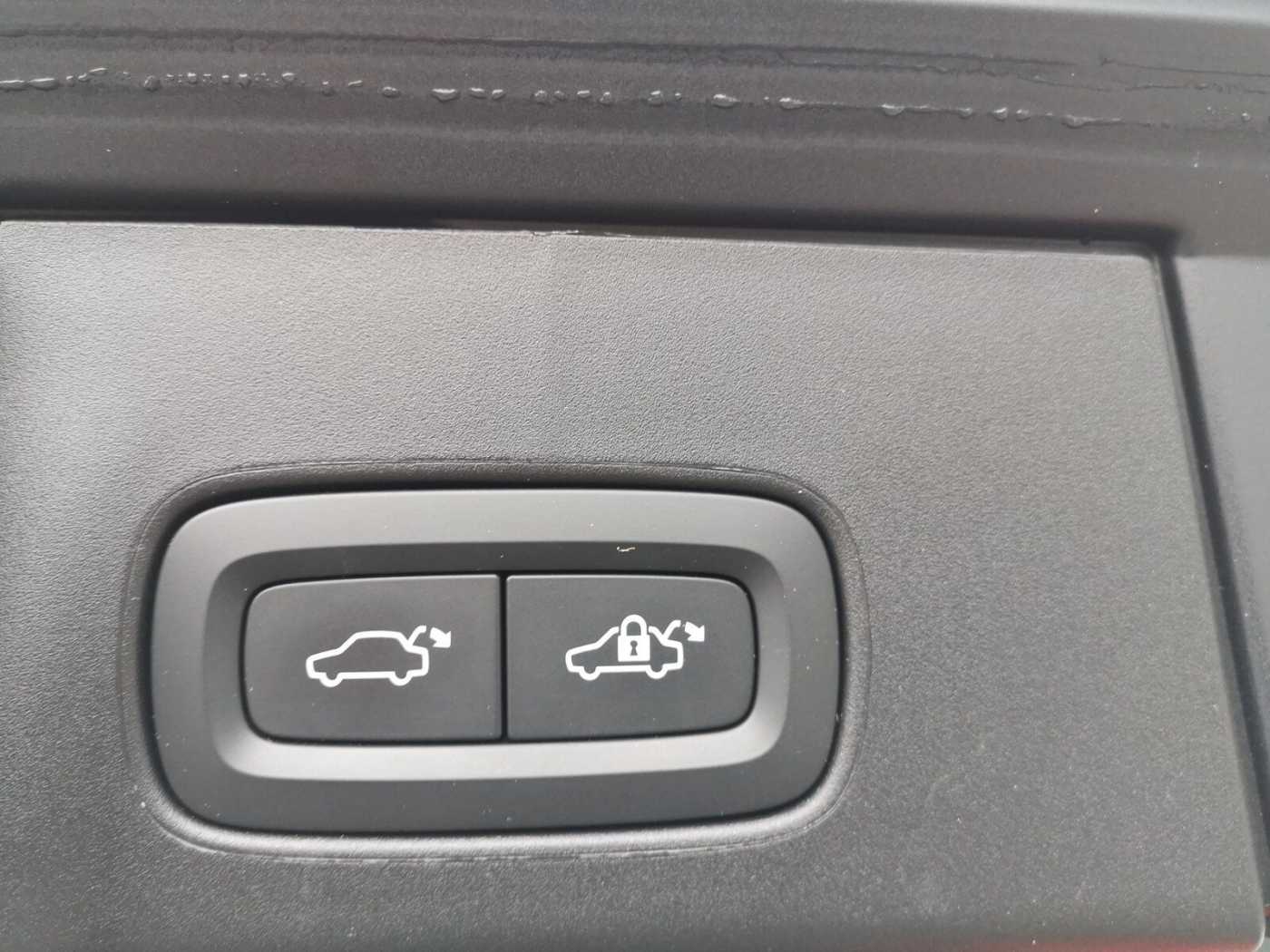 Volvo  Recharge T8 AWD Automatik
