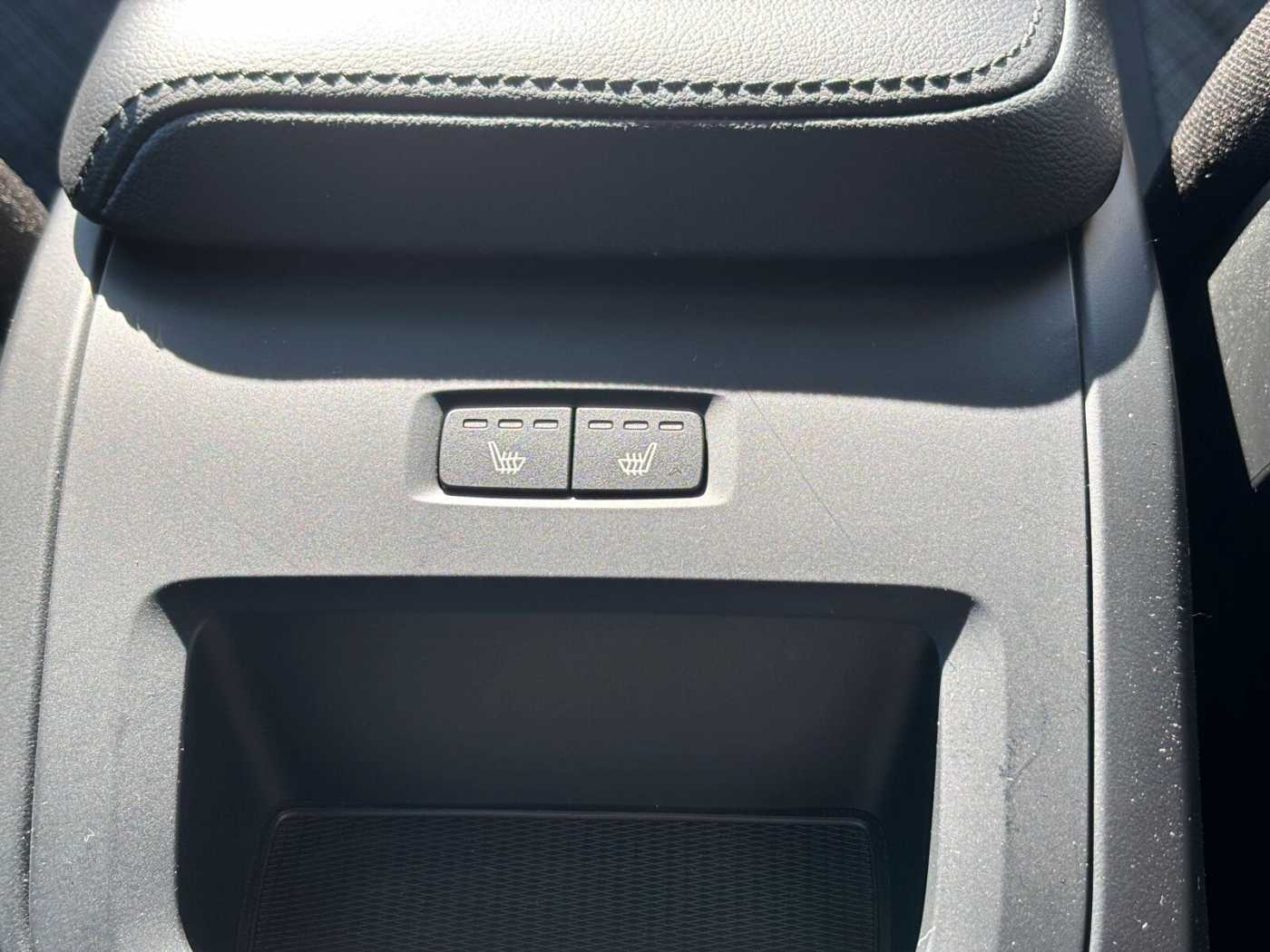 Volvo  B4 Autom. Core Keyless-Start/Klima/LED/eSitz