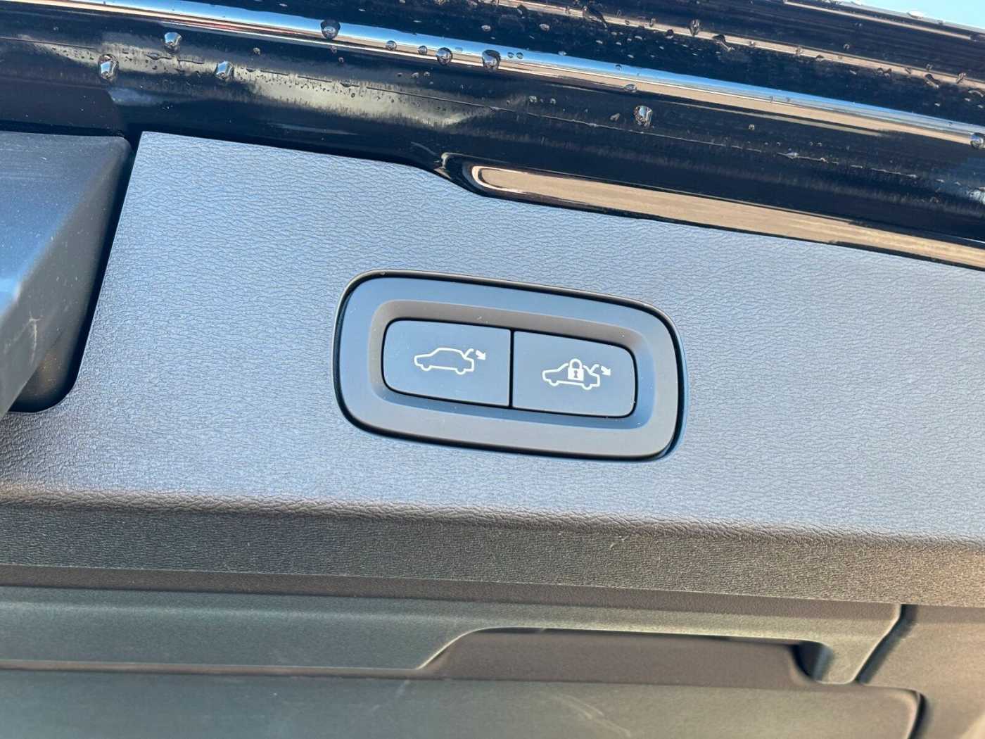 Volvo  B4 Autom. Core Keyless-Start/Klima/LED/eSitz