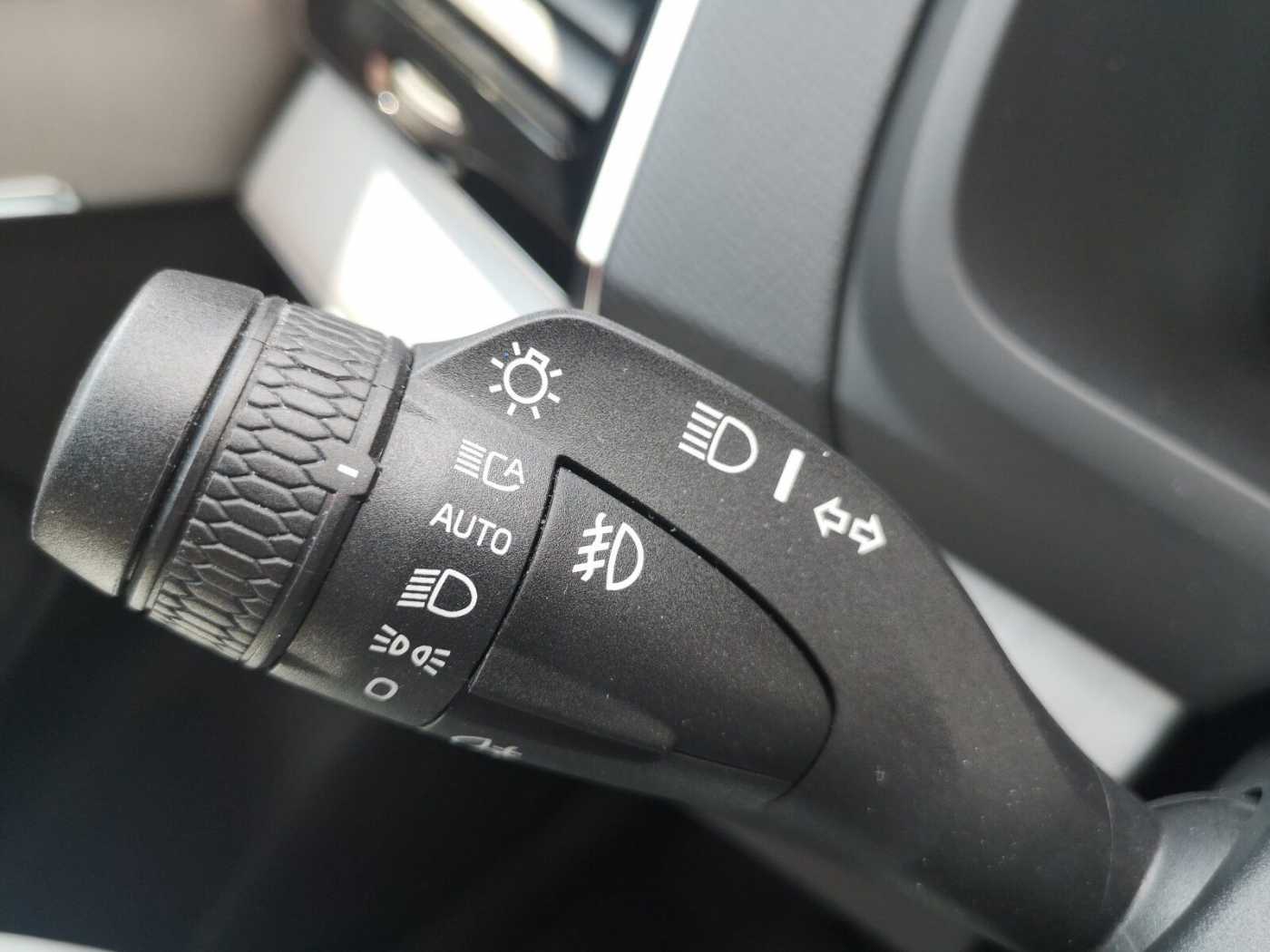 Volvo  B5 (Diesel) AWD Momentum Pro
