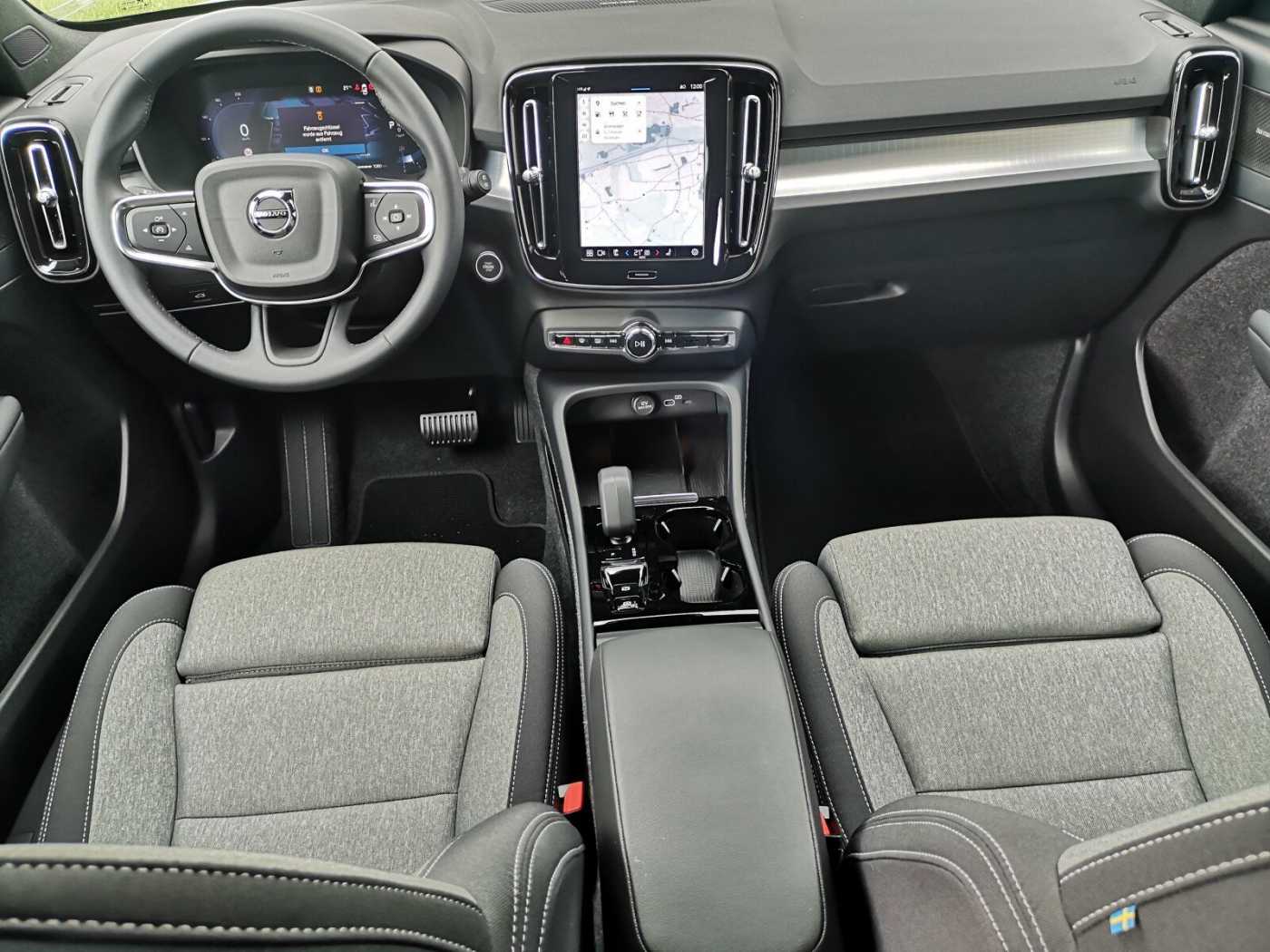 Volvo  B4 Autom. Plus Dark