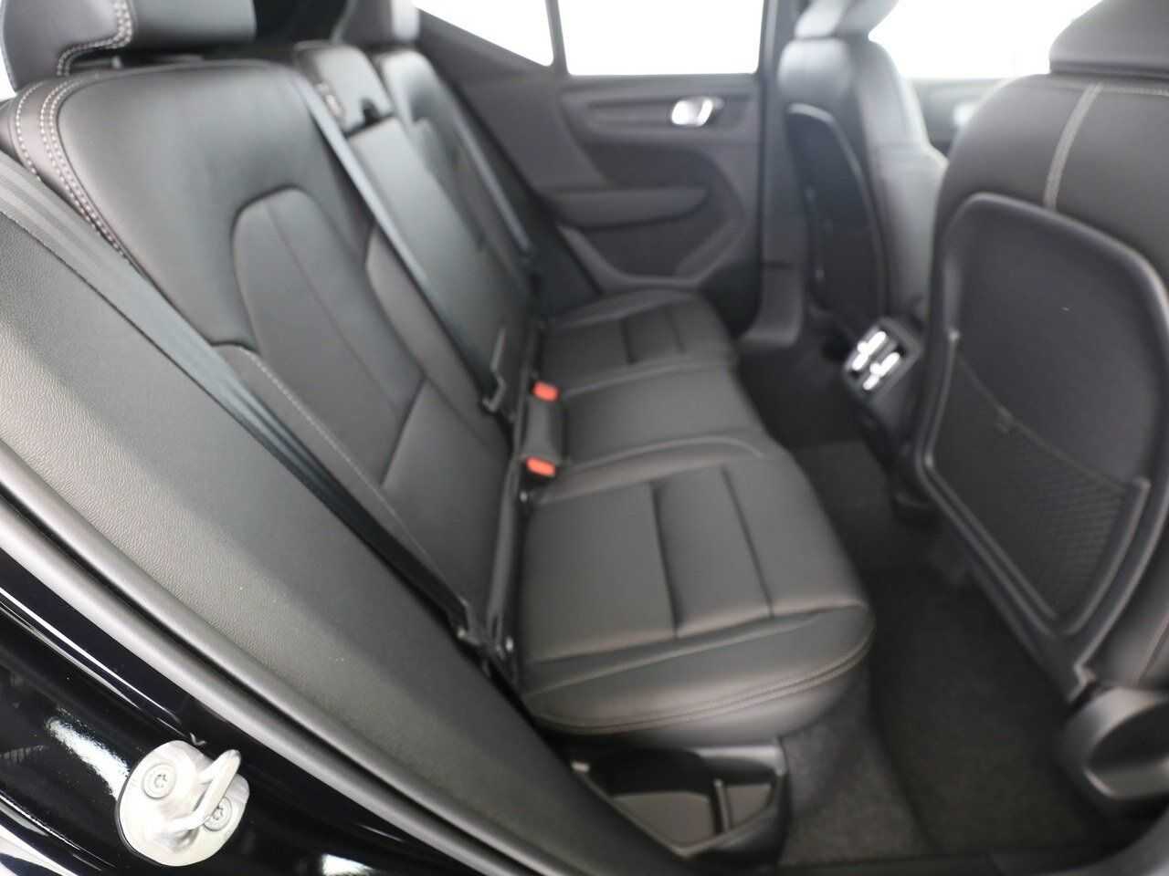 Volvo  B3 Plus Dark AHK | PANO | KLIMA | AUTOMATIK
