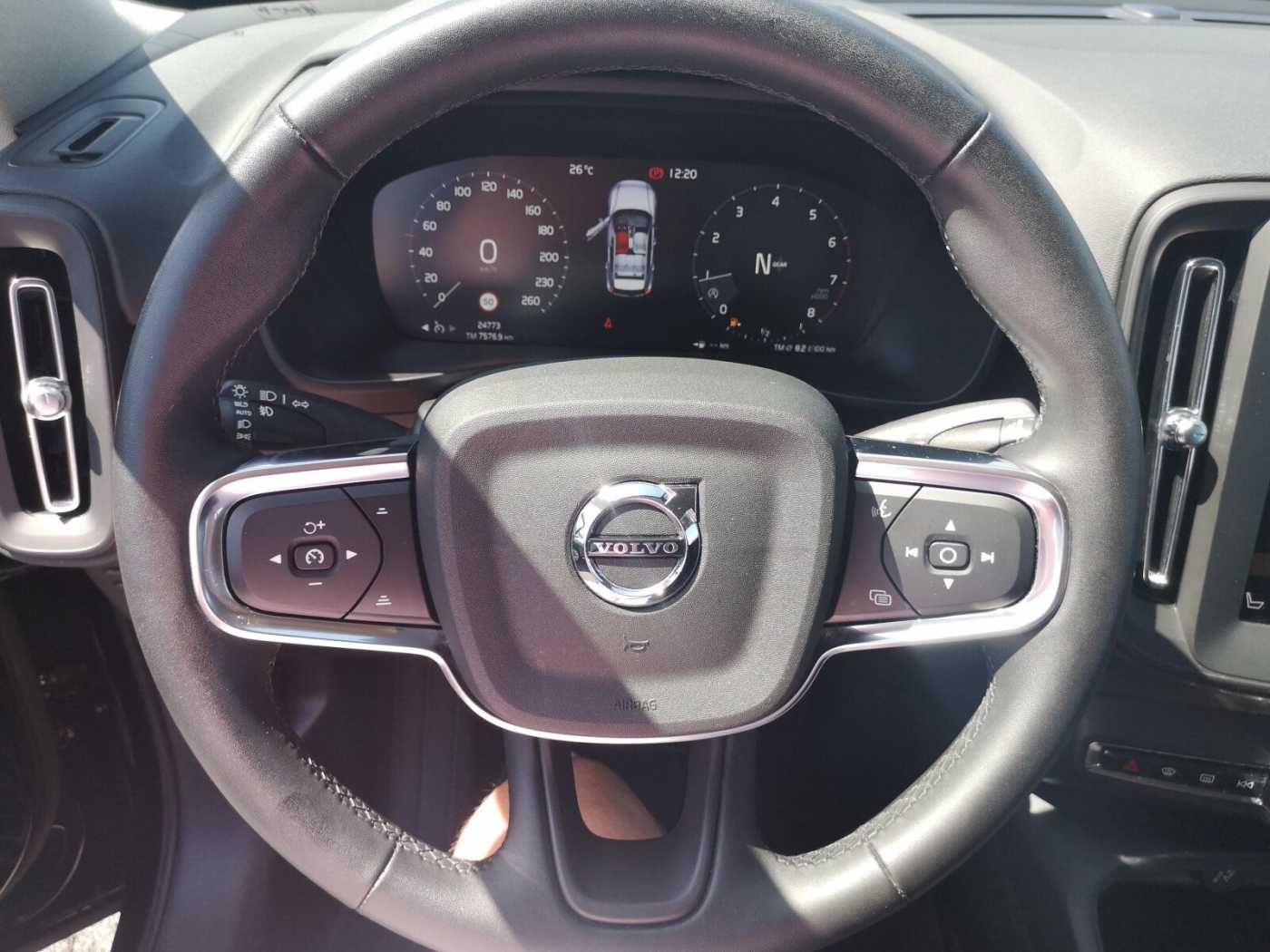 Volvo  T2 2WD Momentum Core(EURO 6d) Navi/Keyless-Start