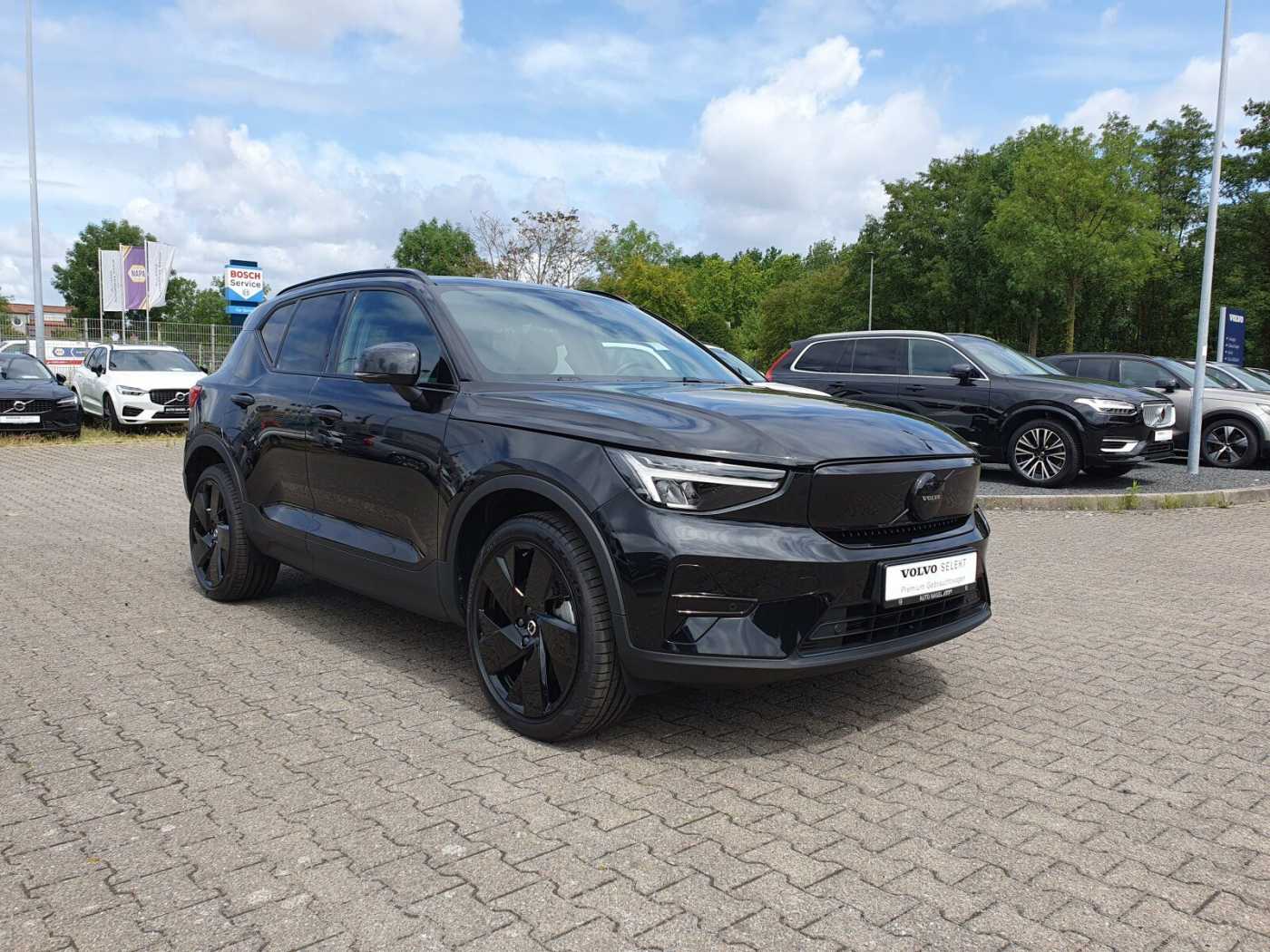 Volvo  Single Extended Range Plus Black Edition