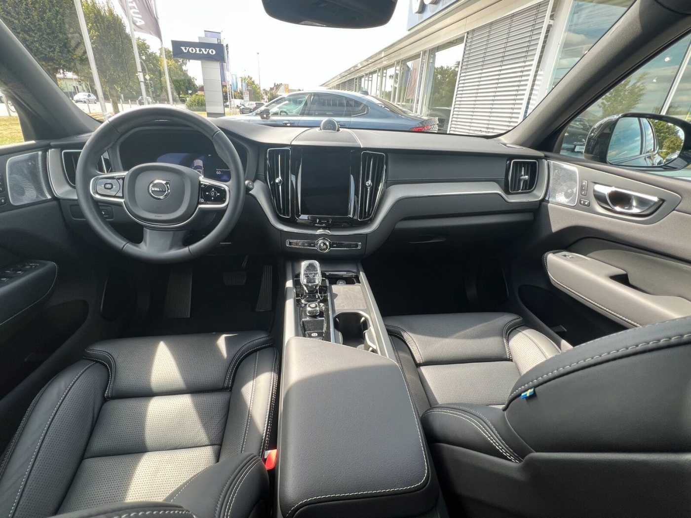 Volvo  T6 Ultra Black Edition LUFT|B&W|AHK|