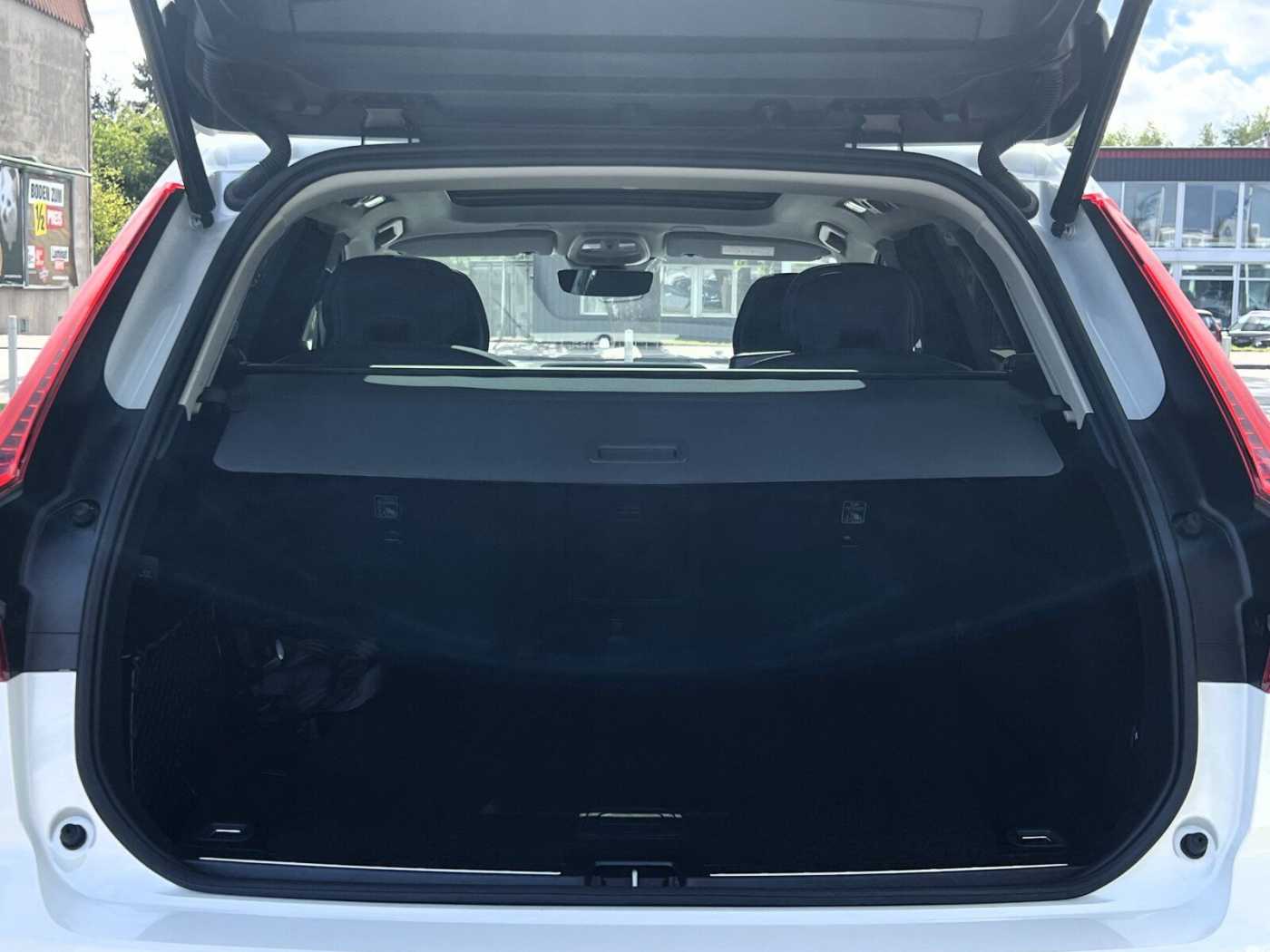 Volvo  T6 Plus Dark AHK|PANO|20'|LEDER|FLED|